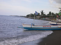 lovina beach is good for see dolpin in the morning