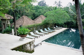 pool at komaneka resort