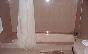 bathroom at thjampuhan hotel