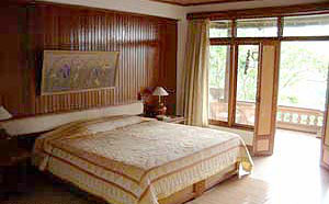 bedroom at tjampuhan hotel